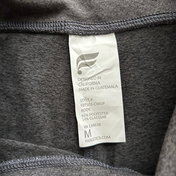 Fabletics Women’s High Waisted Side Pockets 7/8 Leggings Gray Size Medium NWT - Picture 2 of 5